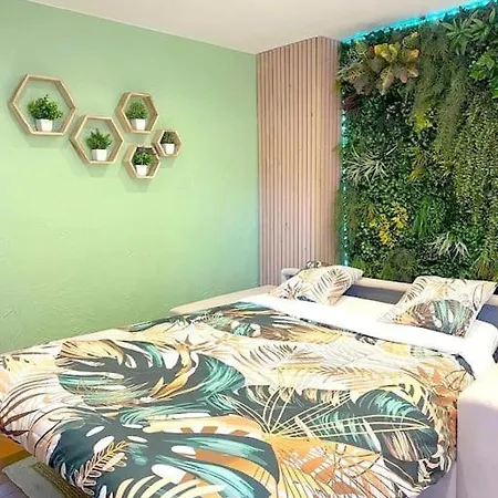 Monkey Forest Apartment
