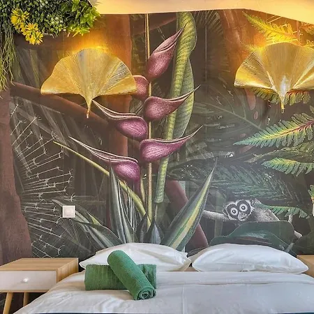 Monkey Forest Apartment